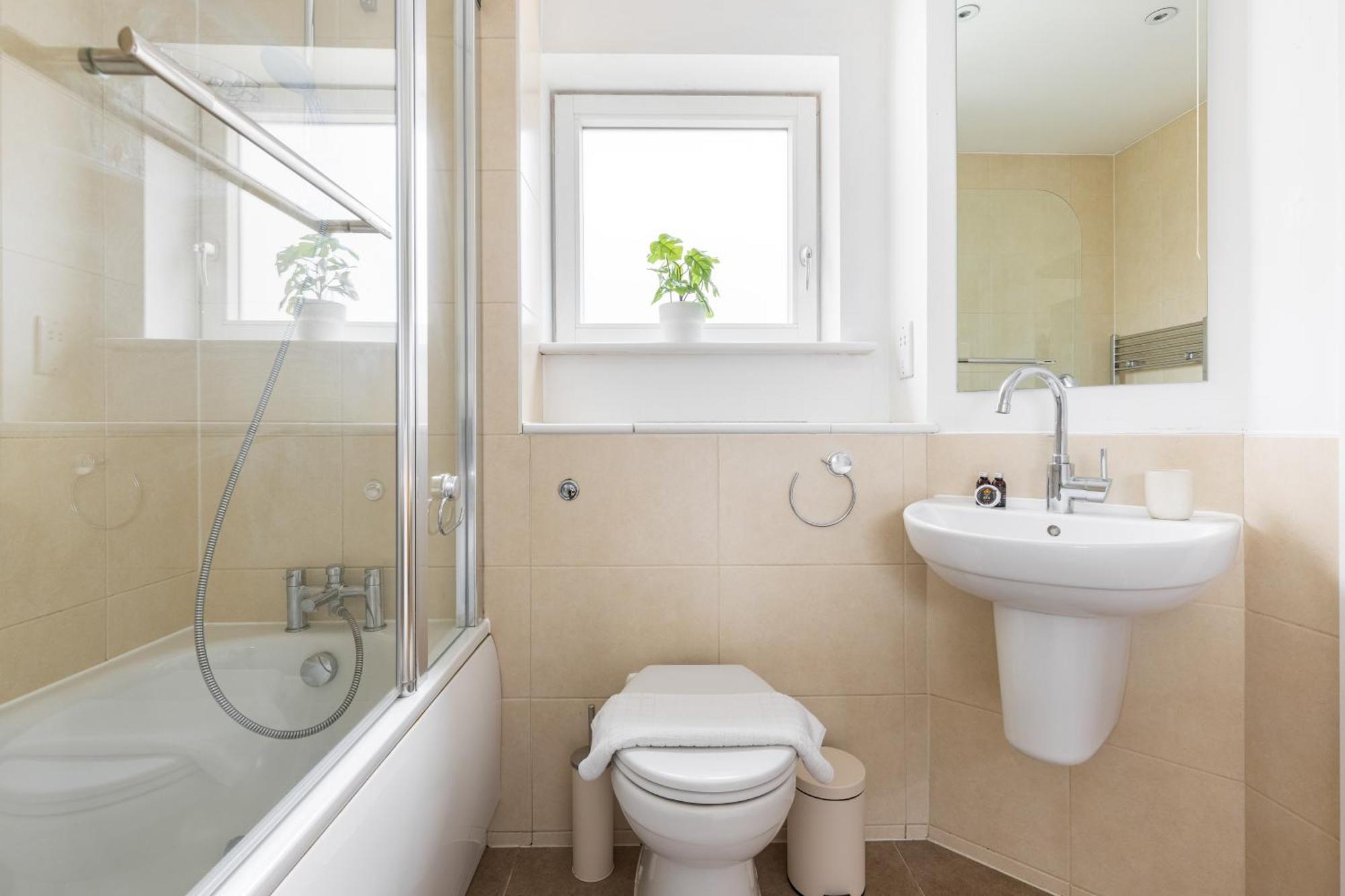The Bridge Apartment Лондон Экстерьер фото